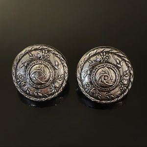 ✨Unique VTG Italy Retro Screw On Earrings